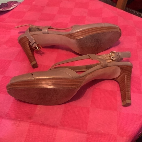 Stuart Weitzman Muted Gold Shimmer Heeled Sandals Shoes Size 7.5 - Picture 3 of 7